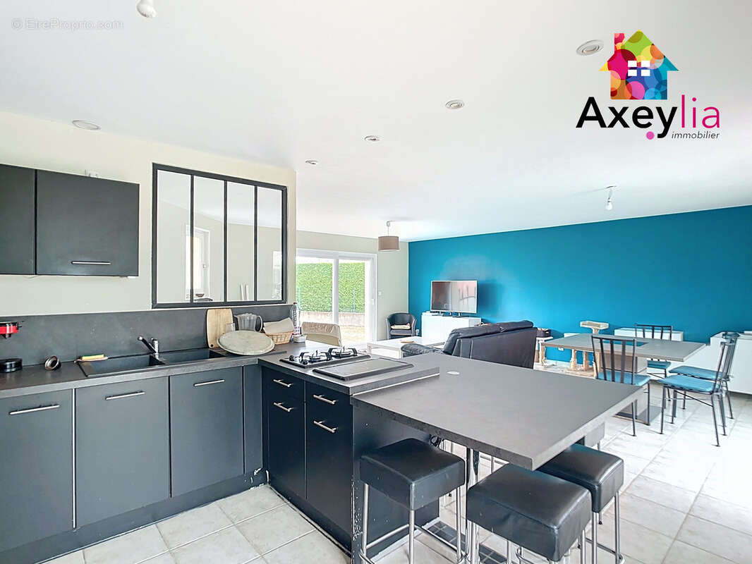 Maison à POUILLY-LES-NONAINS