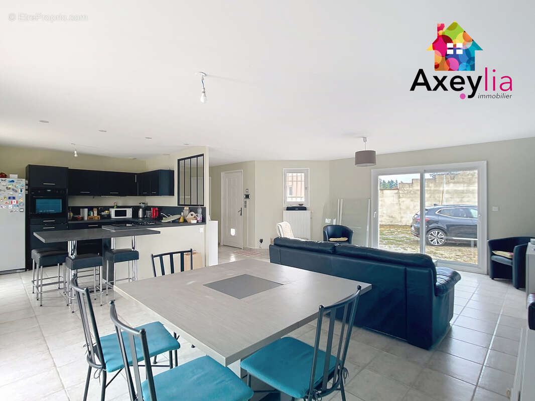 Maison à POUILLY-LES-NONAINS