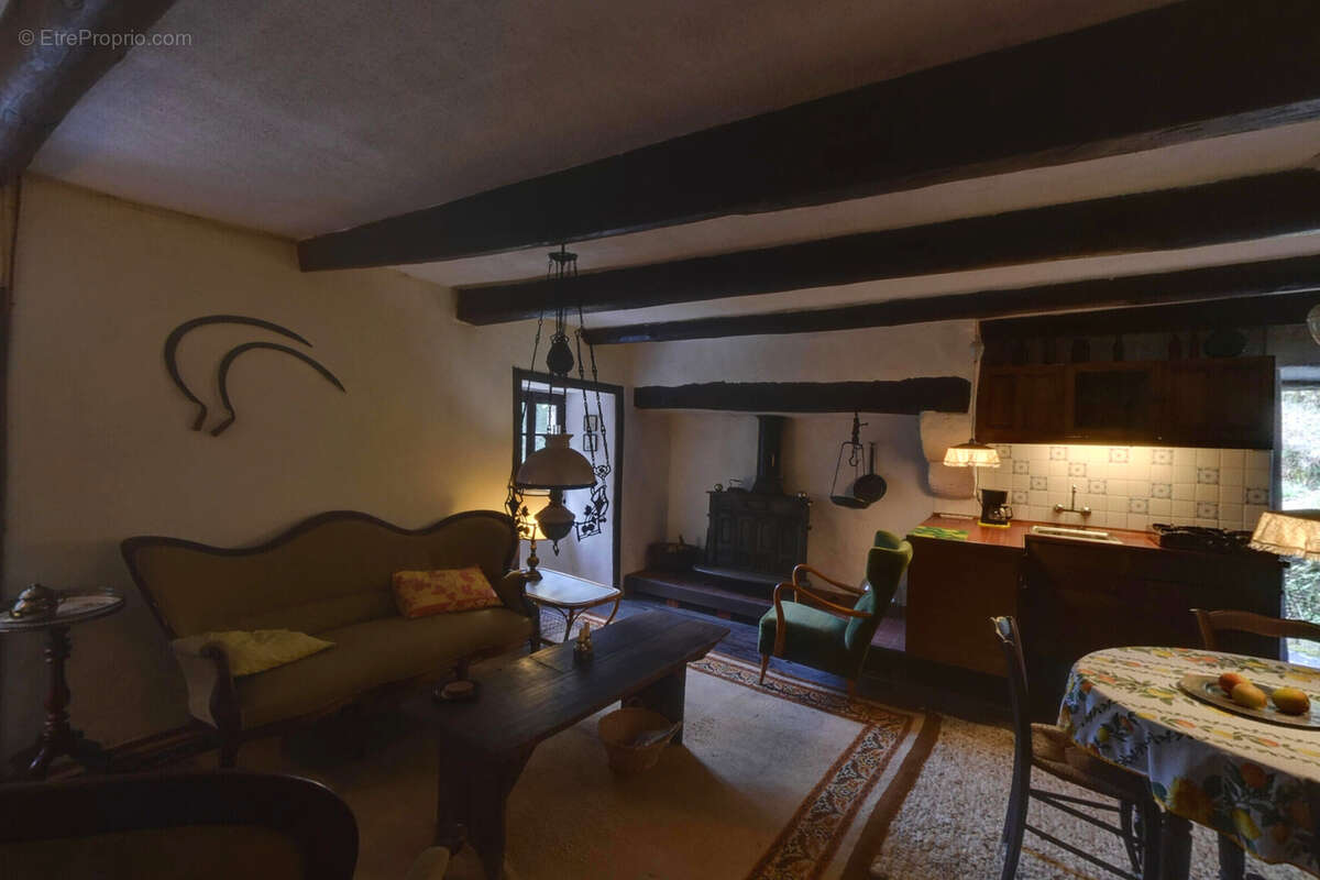 Maison à MARCOLS-LES-EAUX