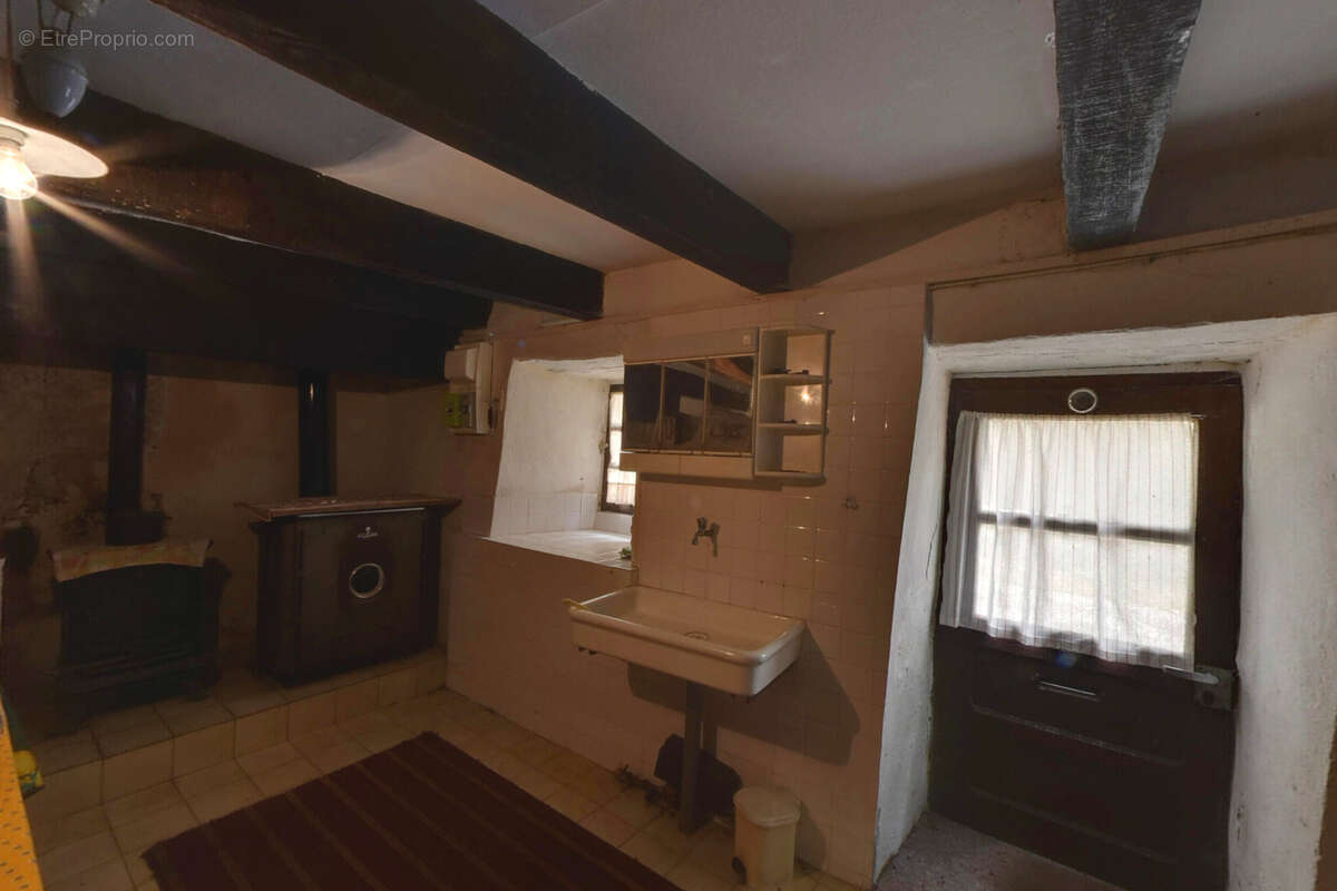 Maison à MARCOLS-LES-EAUX