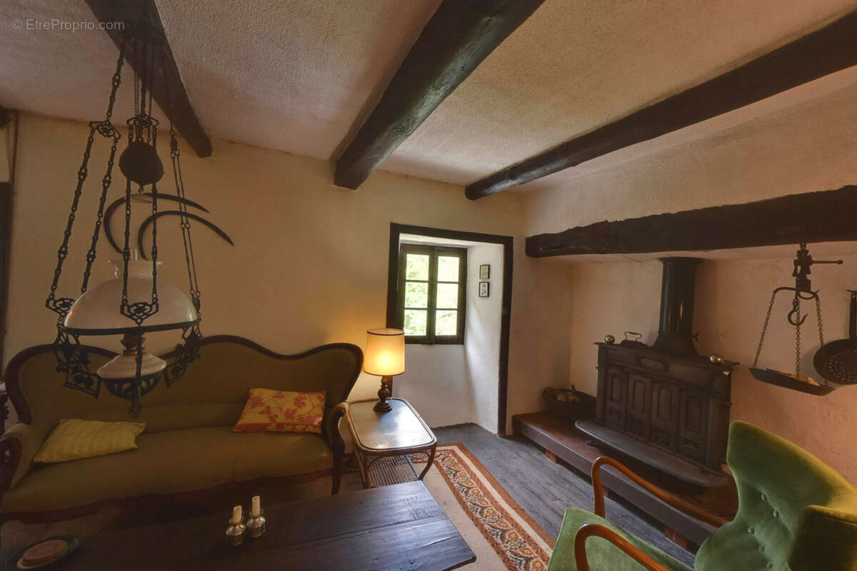 Maison à MARCOLS-LES-EAUX