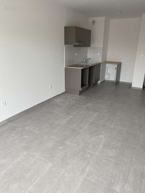 Appartement à LATTES