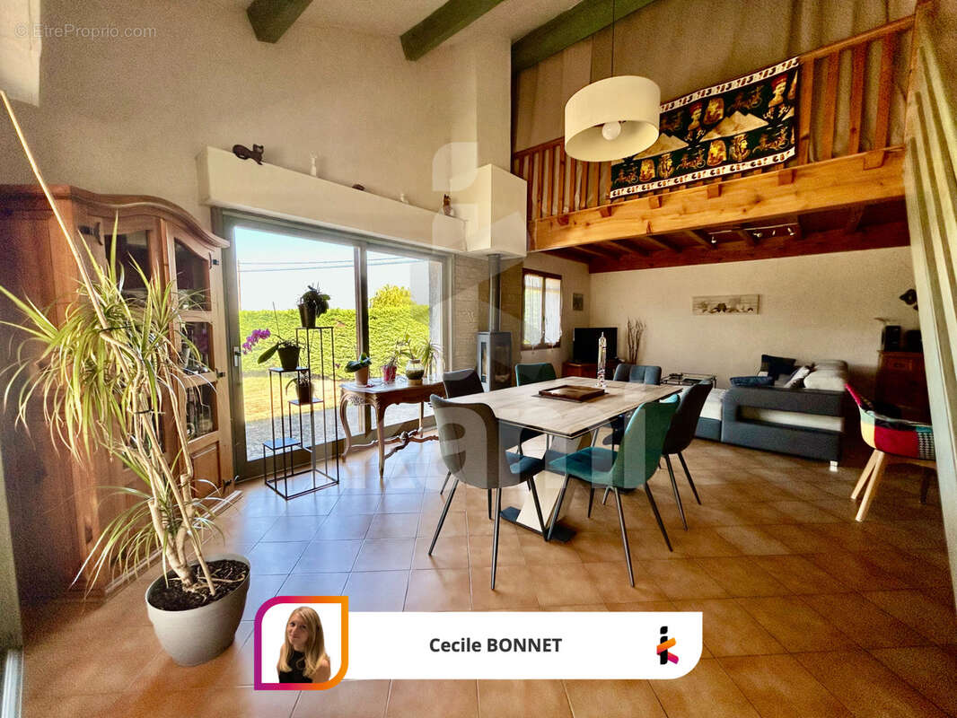 Maison à BEAUREPAIRE