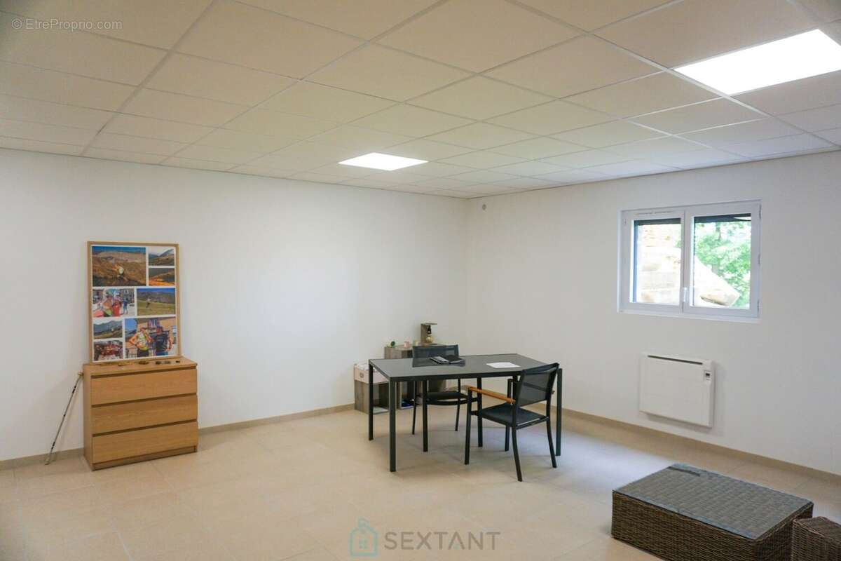 Maison à SAINT-MARTIN-DE-FRESSENGEAS