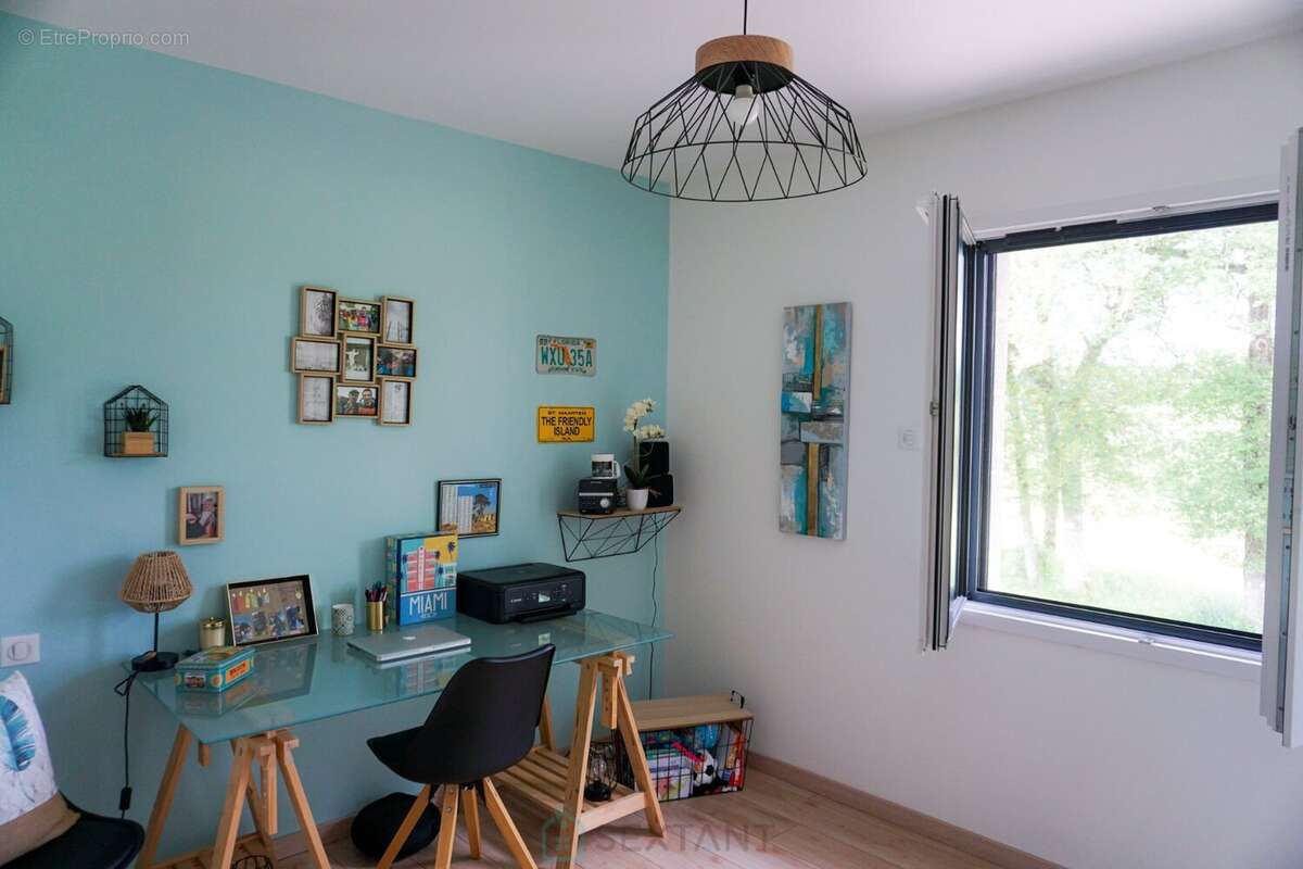 Maison à SAINT-MARTIN-DE-FRESSENGEAS