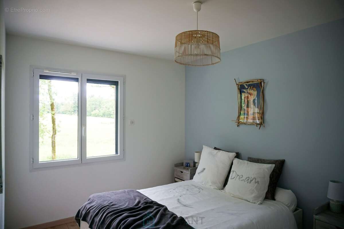 Maison à SAINT-MARTIN-DE-FRESSENGEAS