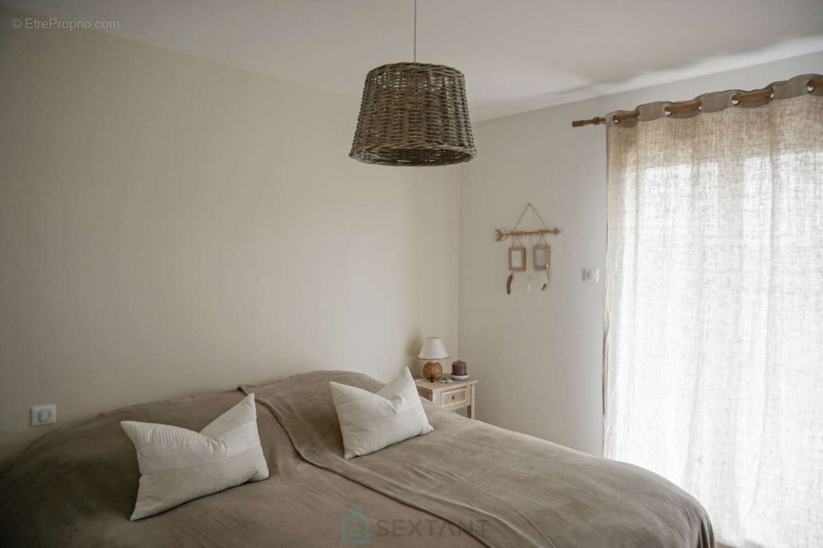 Maison à SAINT-MARTIN-DE-FRESSENGEAS