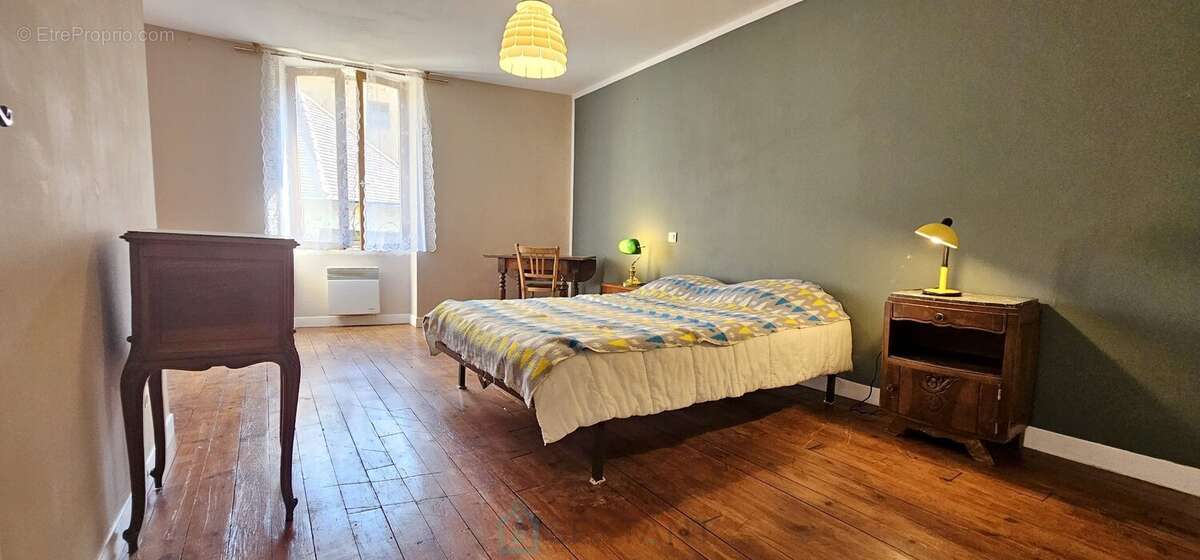 Maison à LE BUISSON-DE-CADOUIN