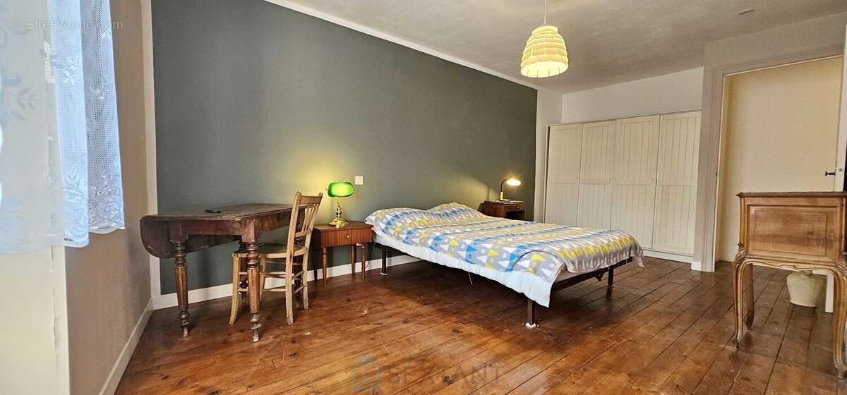 Maison à LE BUISSON-DE-CADOUIN