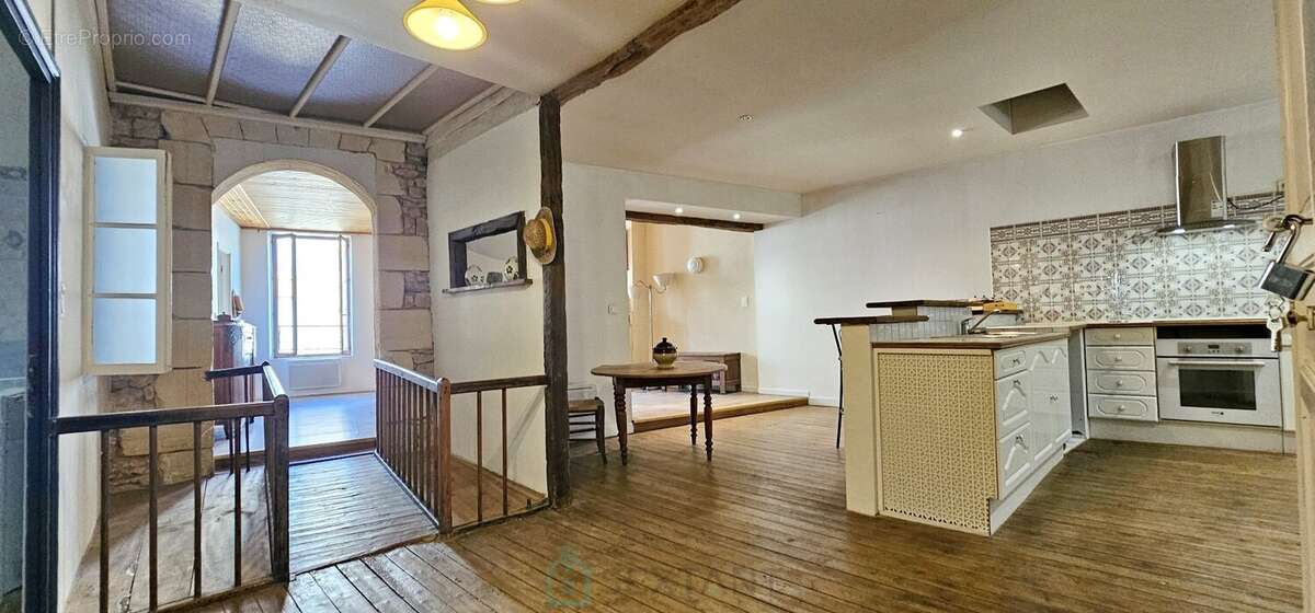 Maison à LE BUISSON-DE-CADOUIN