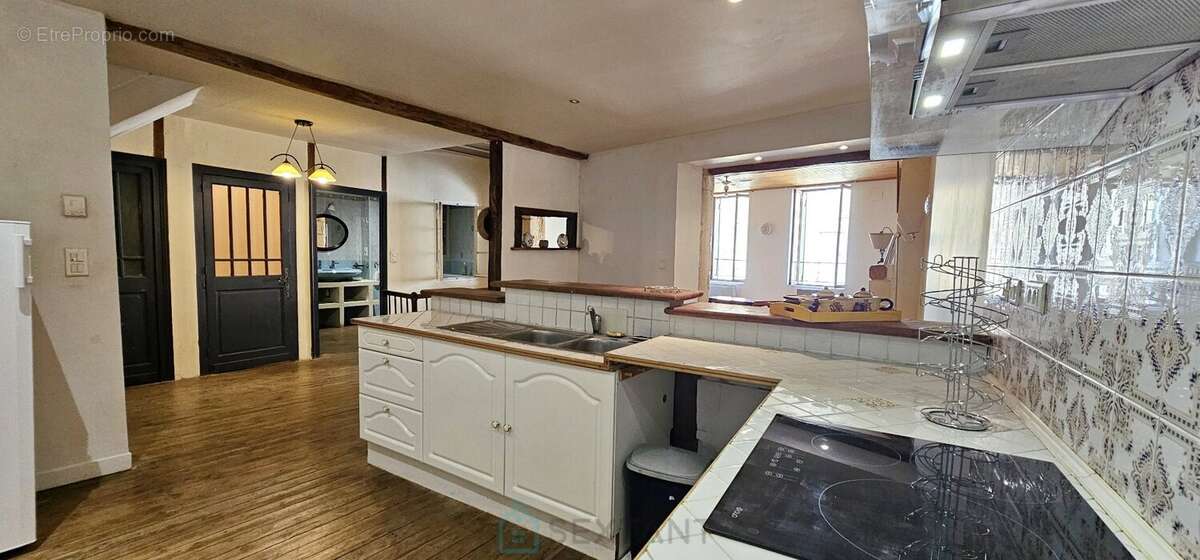 Maison à LE BUISSON-DE-CADOUIN