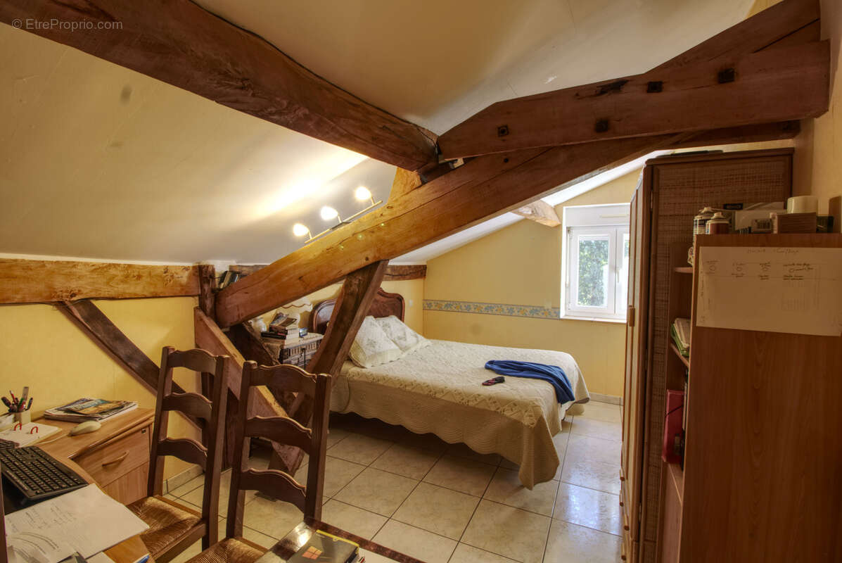 Maison à MONTAIGU-DE-QUERCY