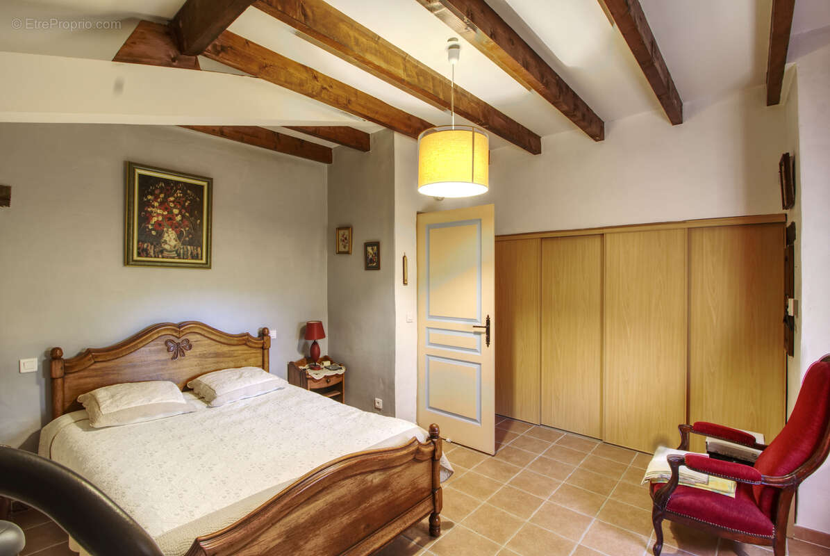 Maison à MONTAIGU-DE-QUERCY