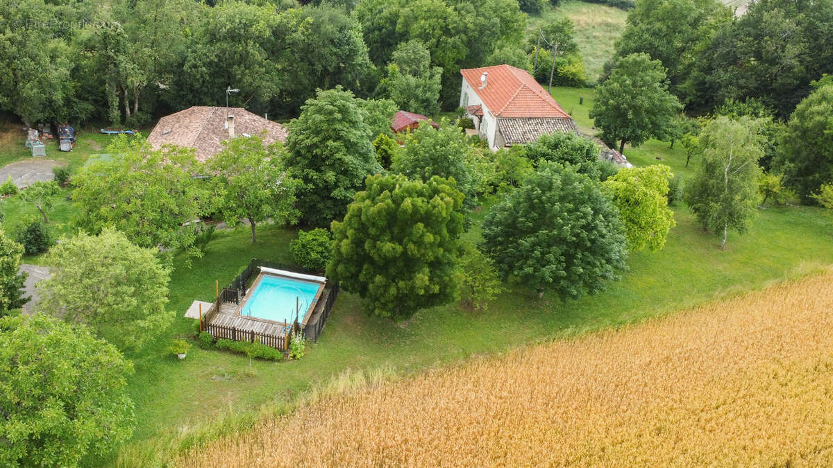 Maison à MONTAIGU-DE-QUERCY