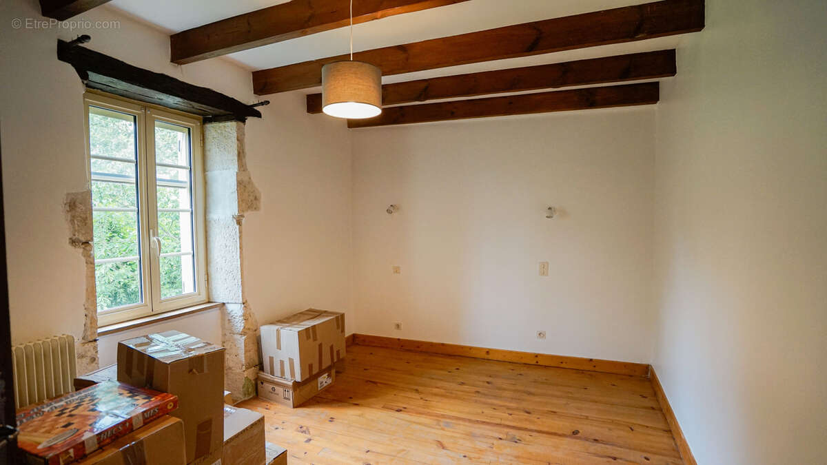 Maison à MONTAIGU-DE-QUERCY