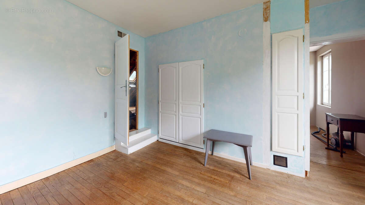 Maison à VALLIERES-LES-GRANDES