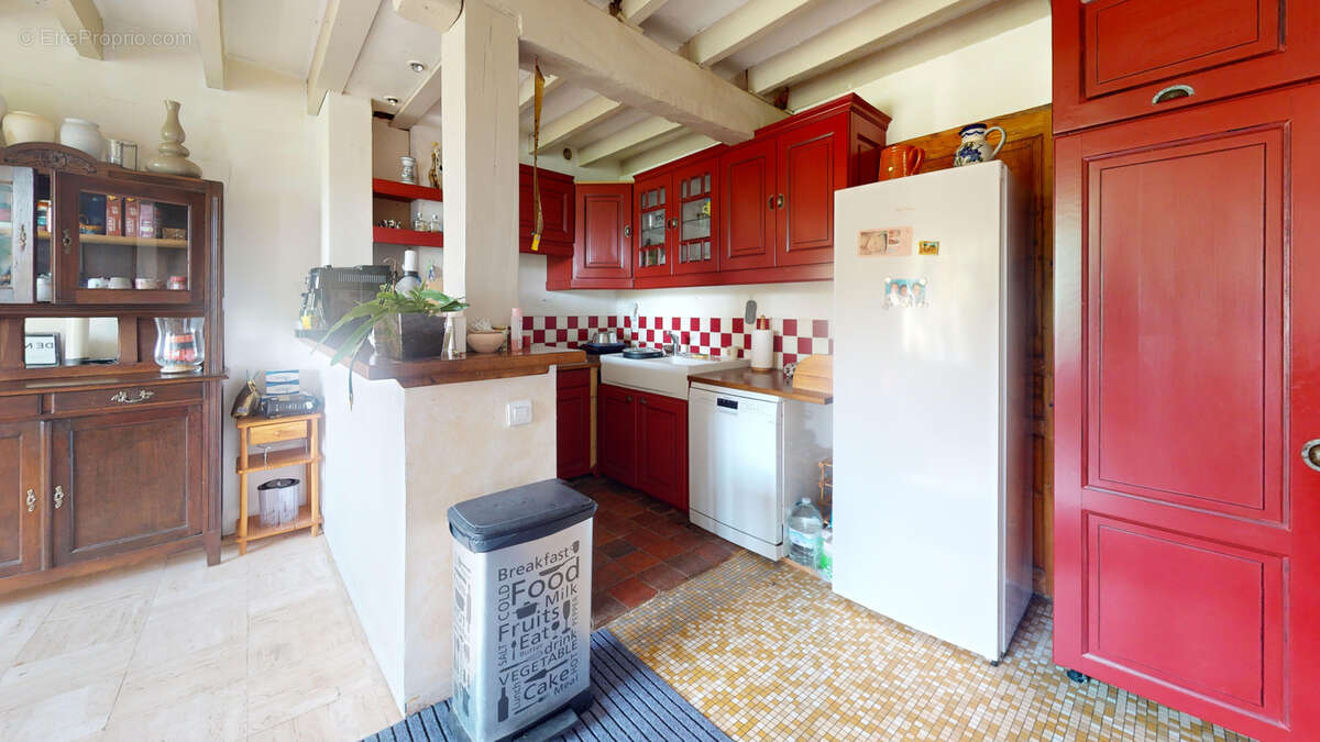 Maison à VALLIERES-LES-GRANDES