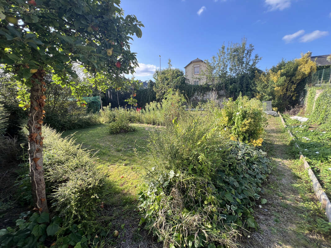 Maison à JUGON-LES-LACS