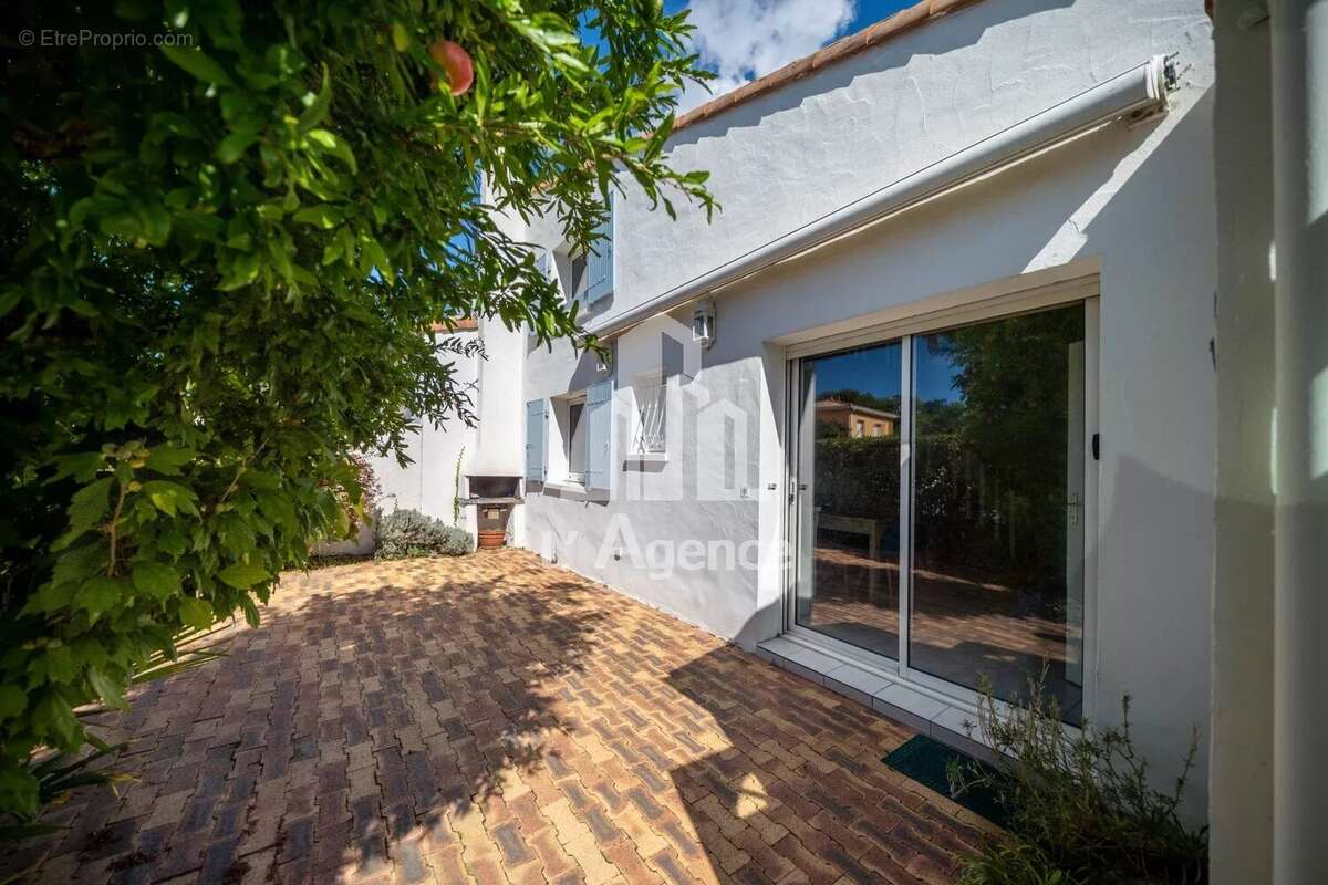 Maison à VAUX-SUR-MER