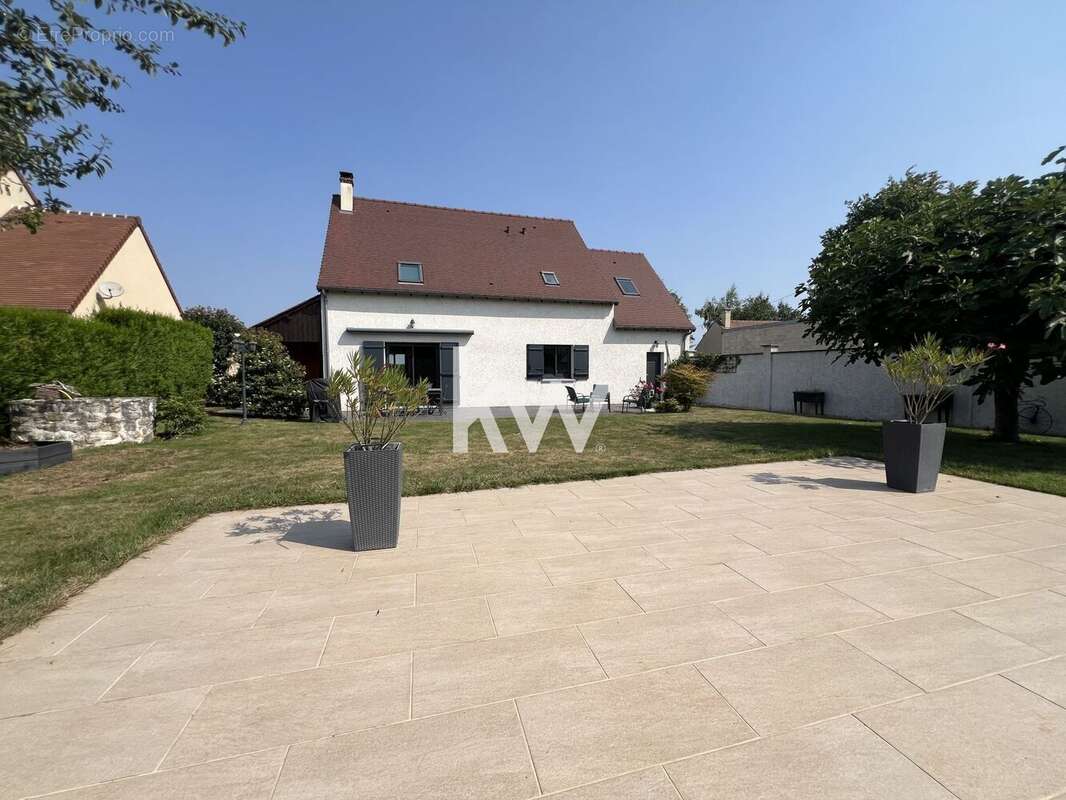 Maison à VERT-SAINT-DENIS