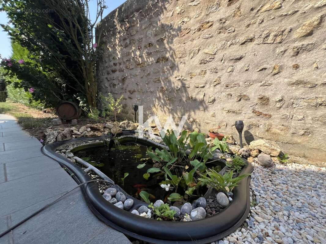 Maison à VERT-SAINT-DENIS