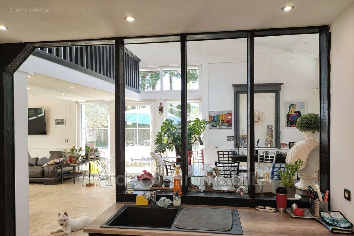 Maison à GROSPIERRES