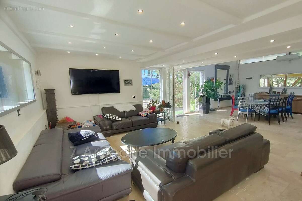 Maison à GROSPIERRES