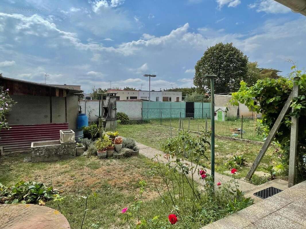   - Maison à SAINT-JUERY