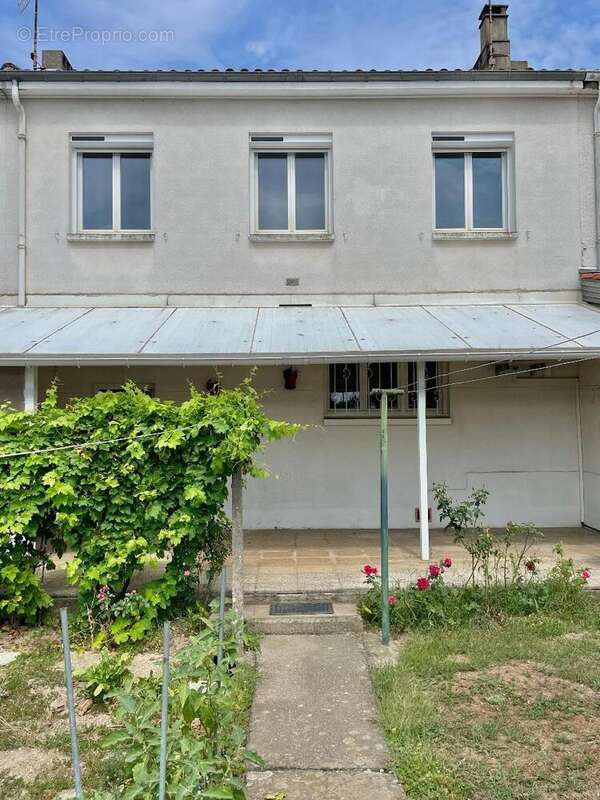   - Maison à SAINT-JUERY