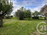 Terrain à SAINT-ETIENNE-DE-TULMONT