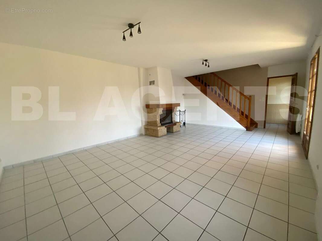 WhatsApp Image 2025-08-27 à 15 - Maison à AIGNE