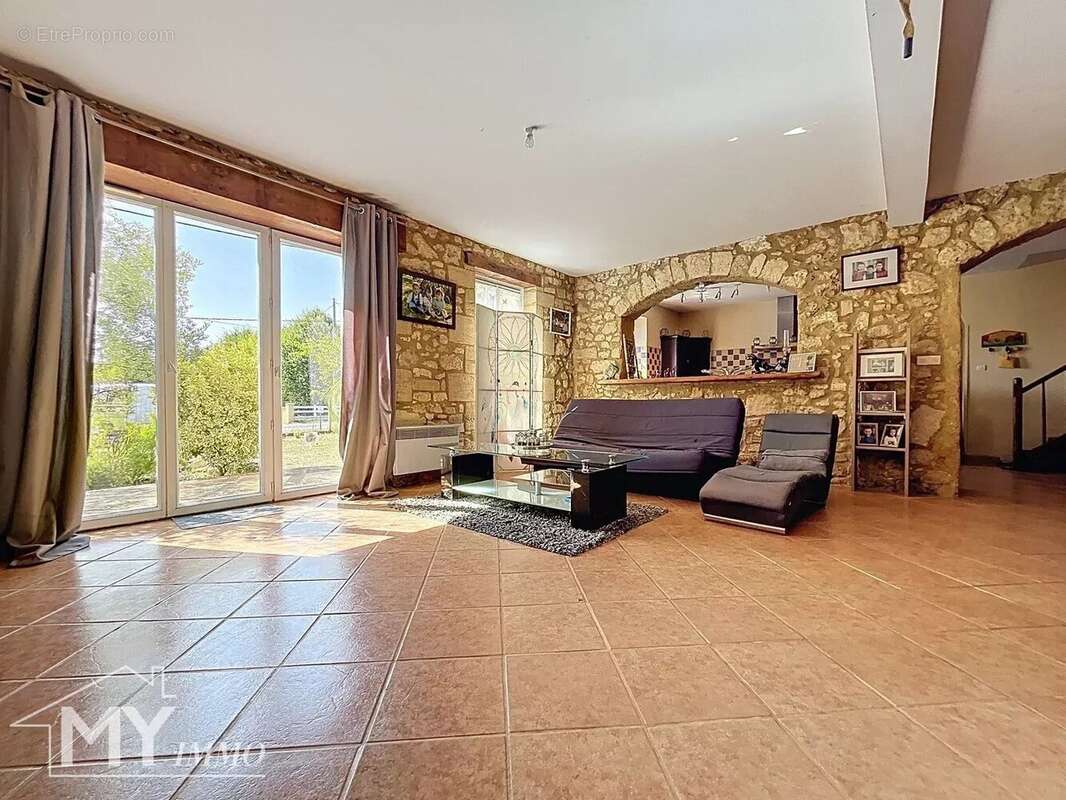 Maison à MONTPEYROUX