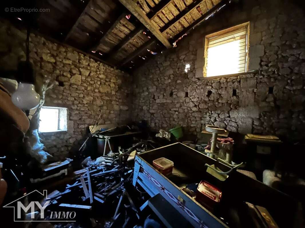 Maison à MONTPEYROUX