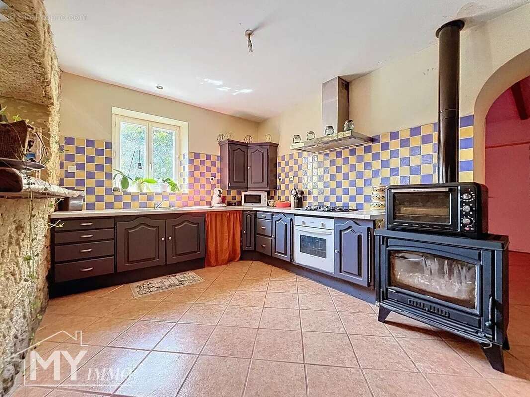 Maison à MONTPEYROUX