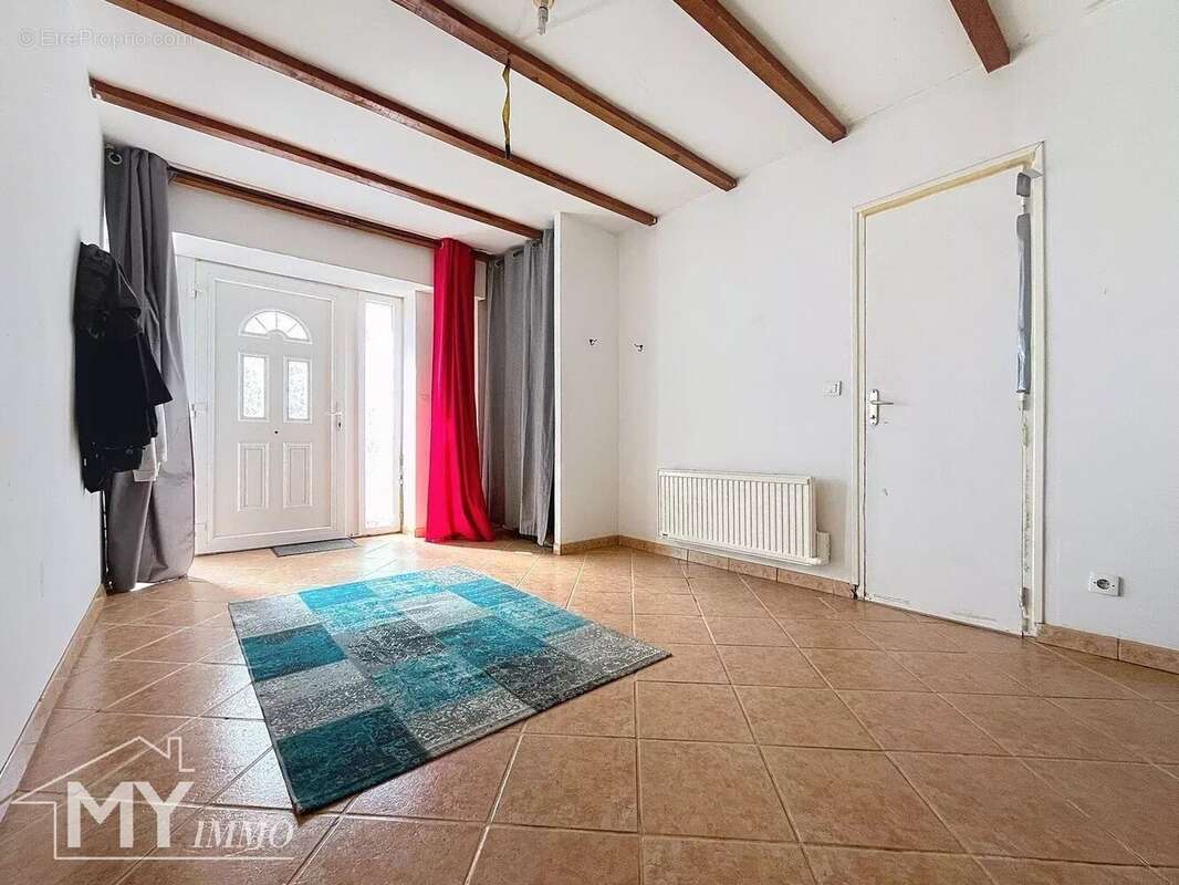 Maison à MONTPEYROUX