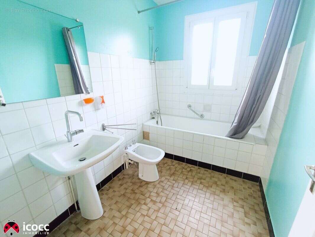 Maison à SAINT-ETIENNE-DE-BRILLOUET