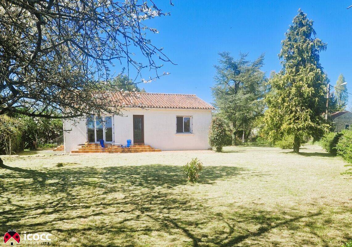 Maison à SAINT-ETIENNE-DE-BRILLOUET