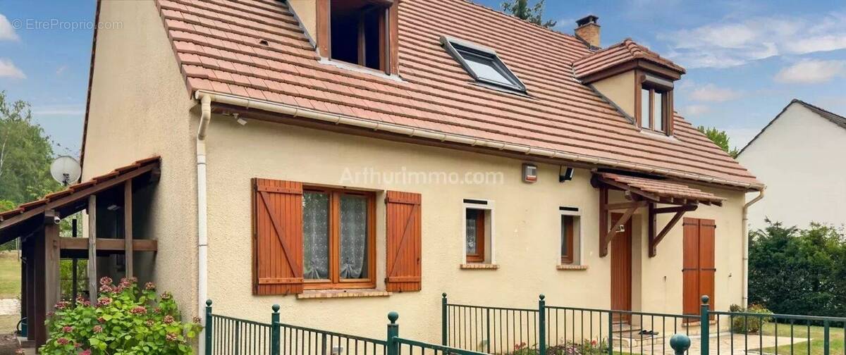 Maison à SAINT-FARGEAU-PONTHIERRY