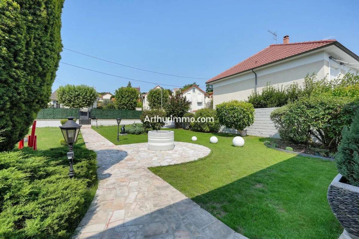 Maison à SUCY-EN-BRIE