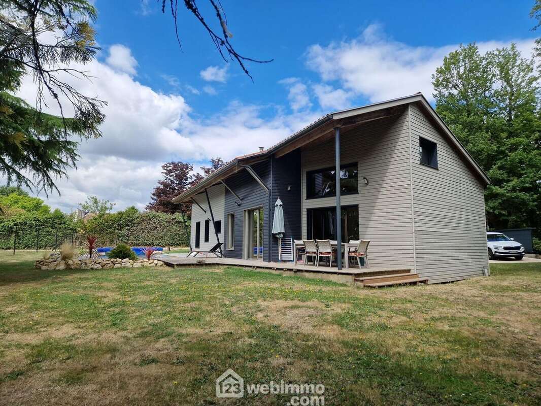 Maison à LES CLOUZEAUX