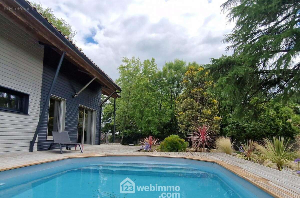 Maison à LES CLOUZEAUX