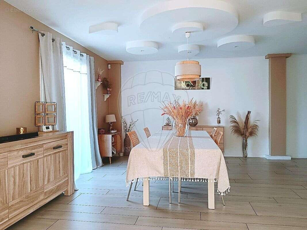 Maison à SALLES-ARBUISSONNAS-EN-BEAUJOLAIS