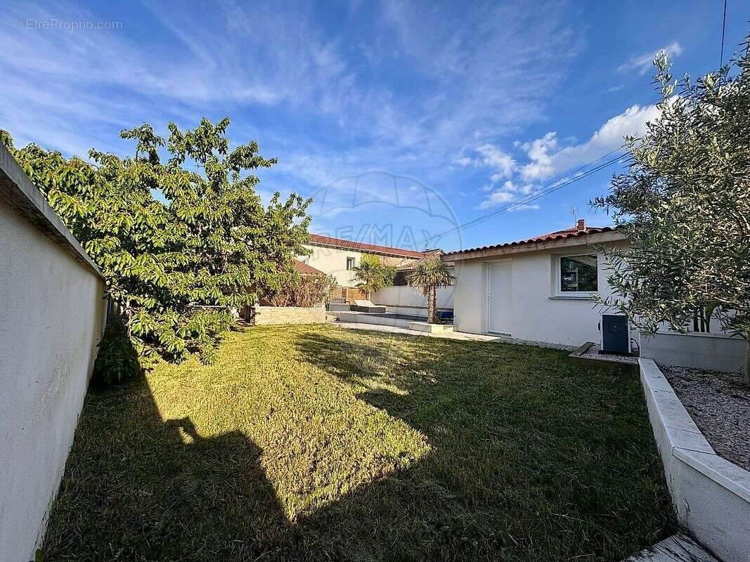 Maison à SALLES-ARBUISSONNAS-EN-BEAUJOLAIS