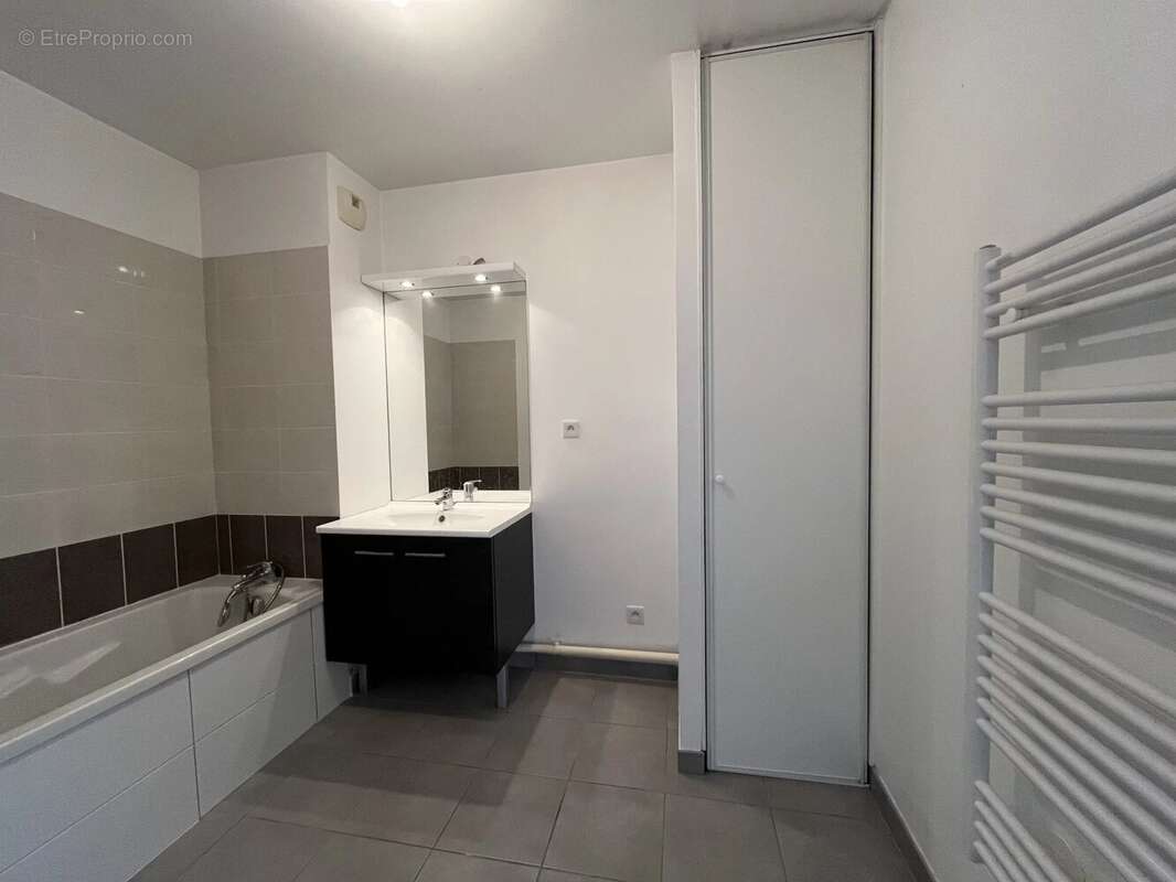 Appartement à LYON-8E