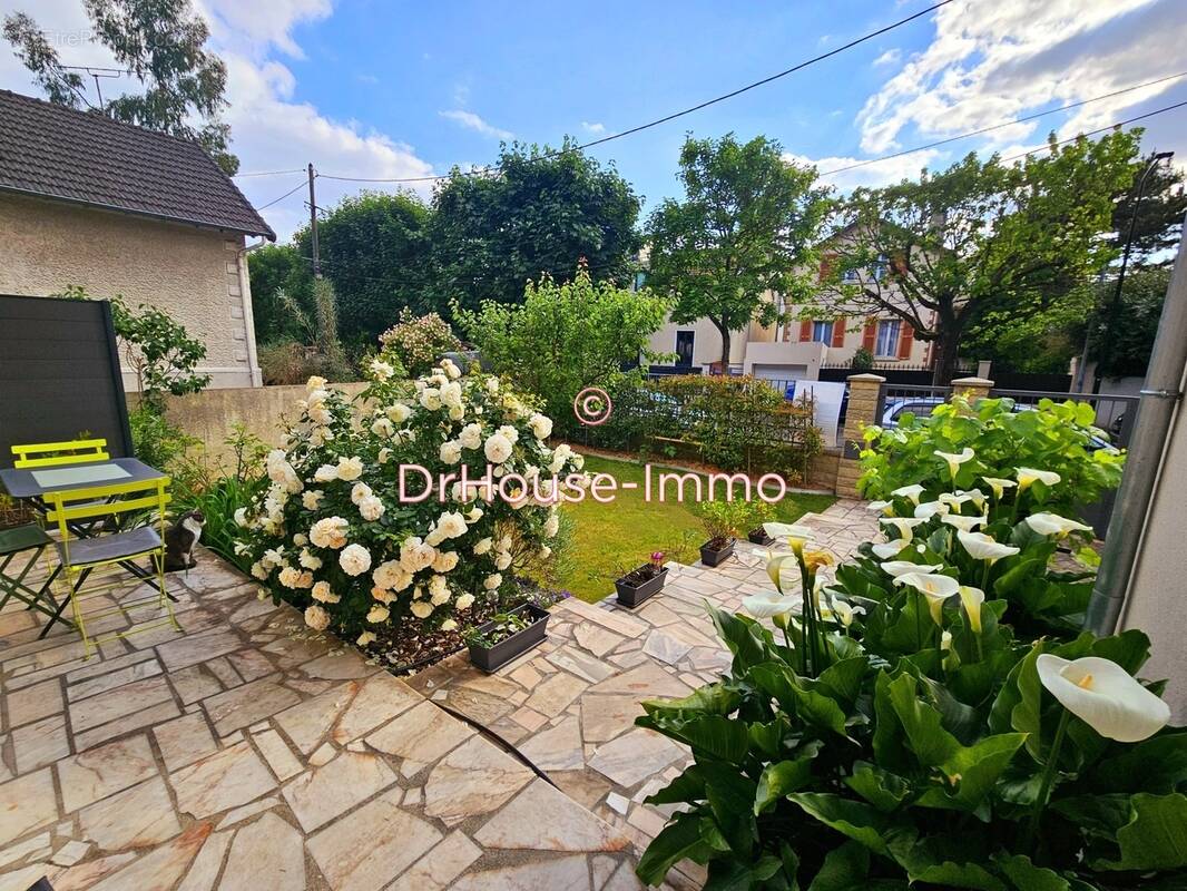 Maison à SAINT-MAUR-DES-FOSSES