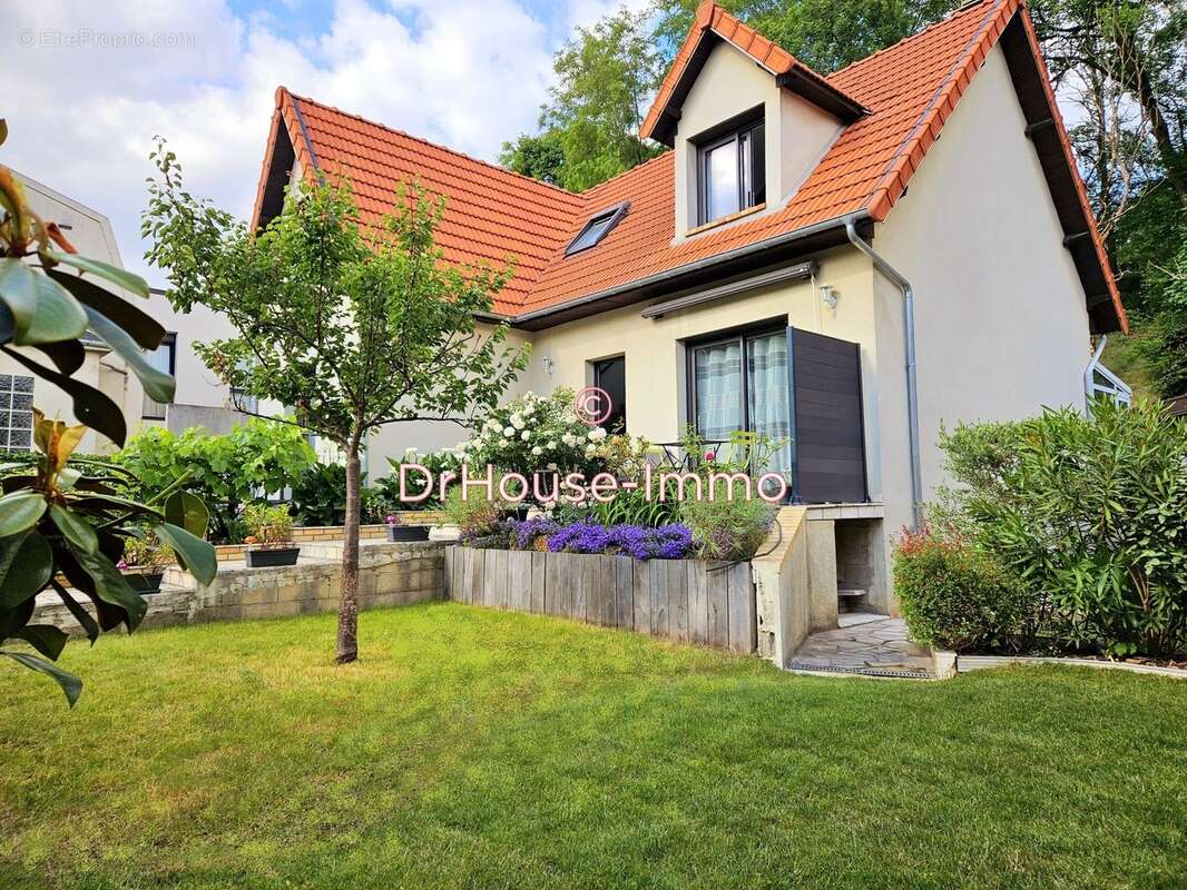 Maison à SAINT-MAUR-DES-FOSSES