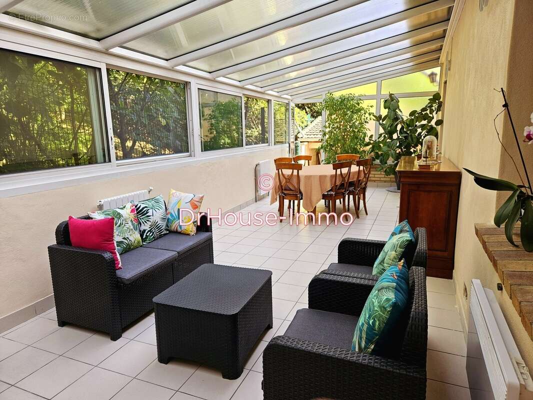 Maison à SAINT-MAUR-DES-FOSSES