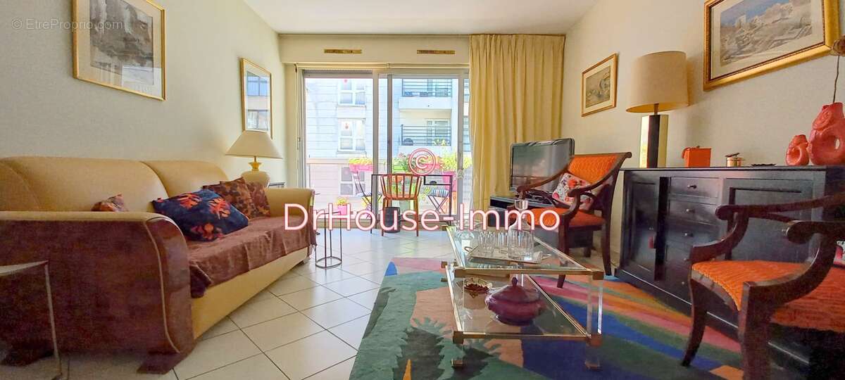 Appartement à PARIS-20E