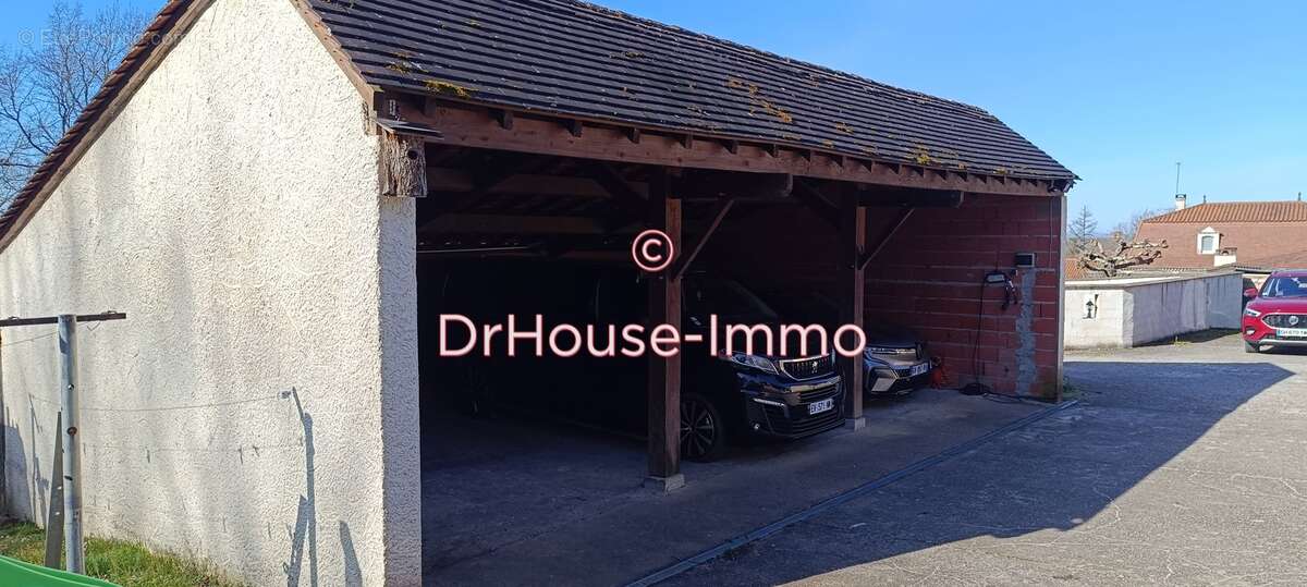 Maison à COURS-DE-PILE