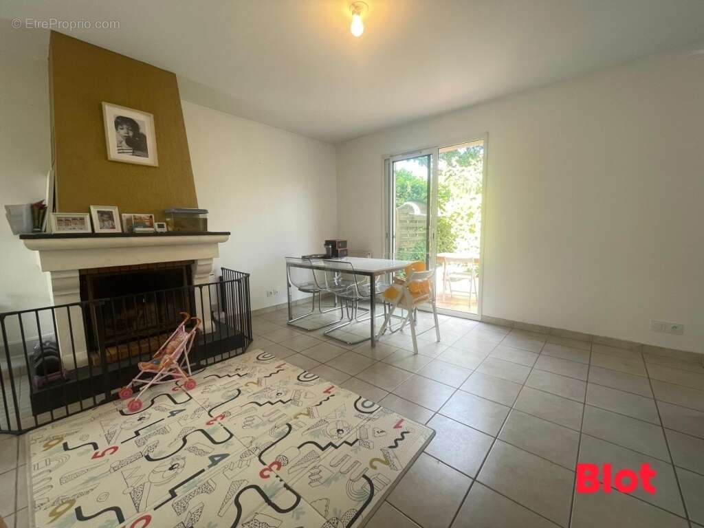 Maison à CHARTRES-DE-BRETAGNE